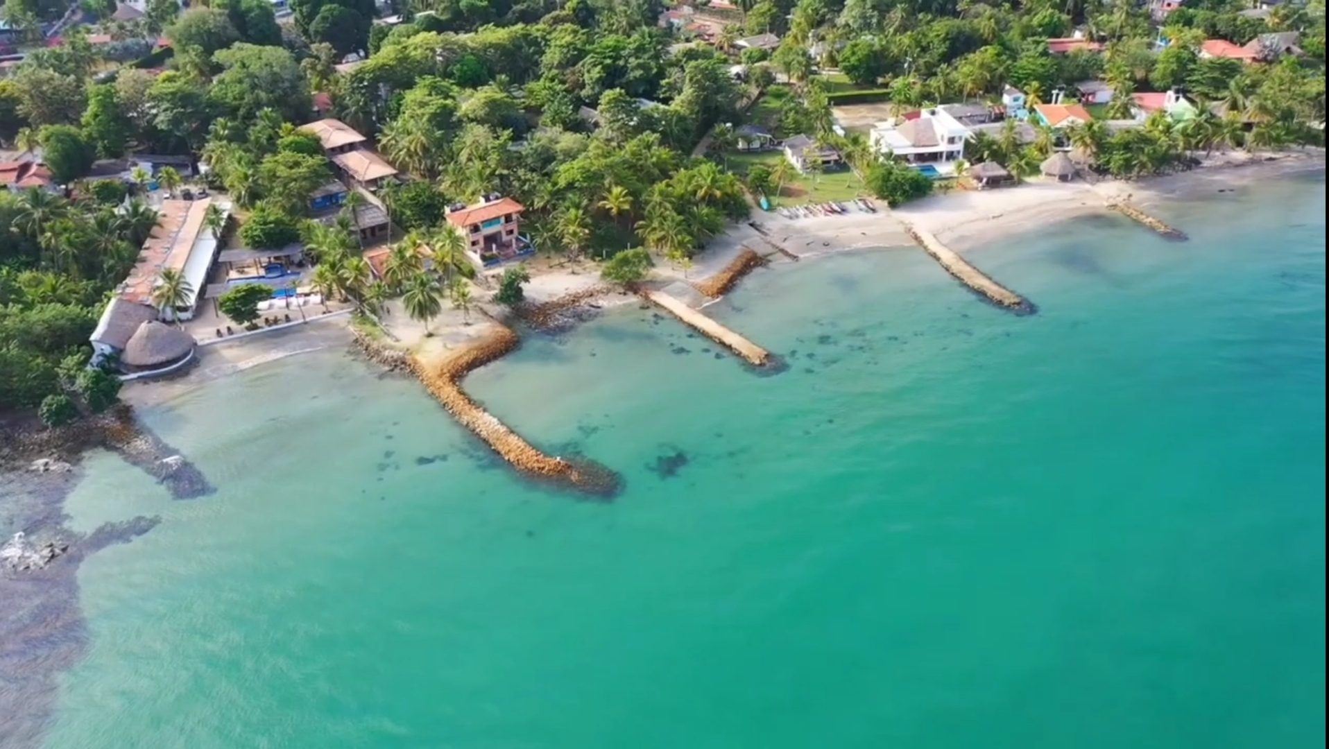 vista aérea de las playas de el porvenir cordoba colombia